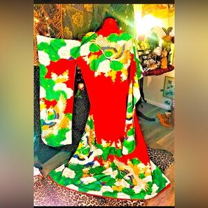 Vintage Bohemian Spirited Signed Artist Heavy Silk Arist Wedding UCHIKAKE Kimono